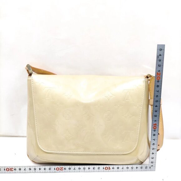 Louis vuitton Shoulder Bag Thompson Street White Vernis 399-042225 - Picture 2 of 13